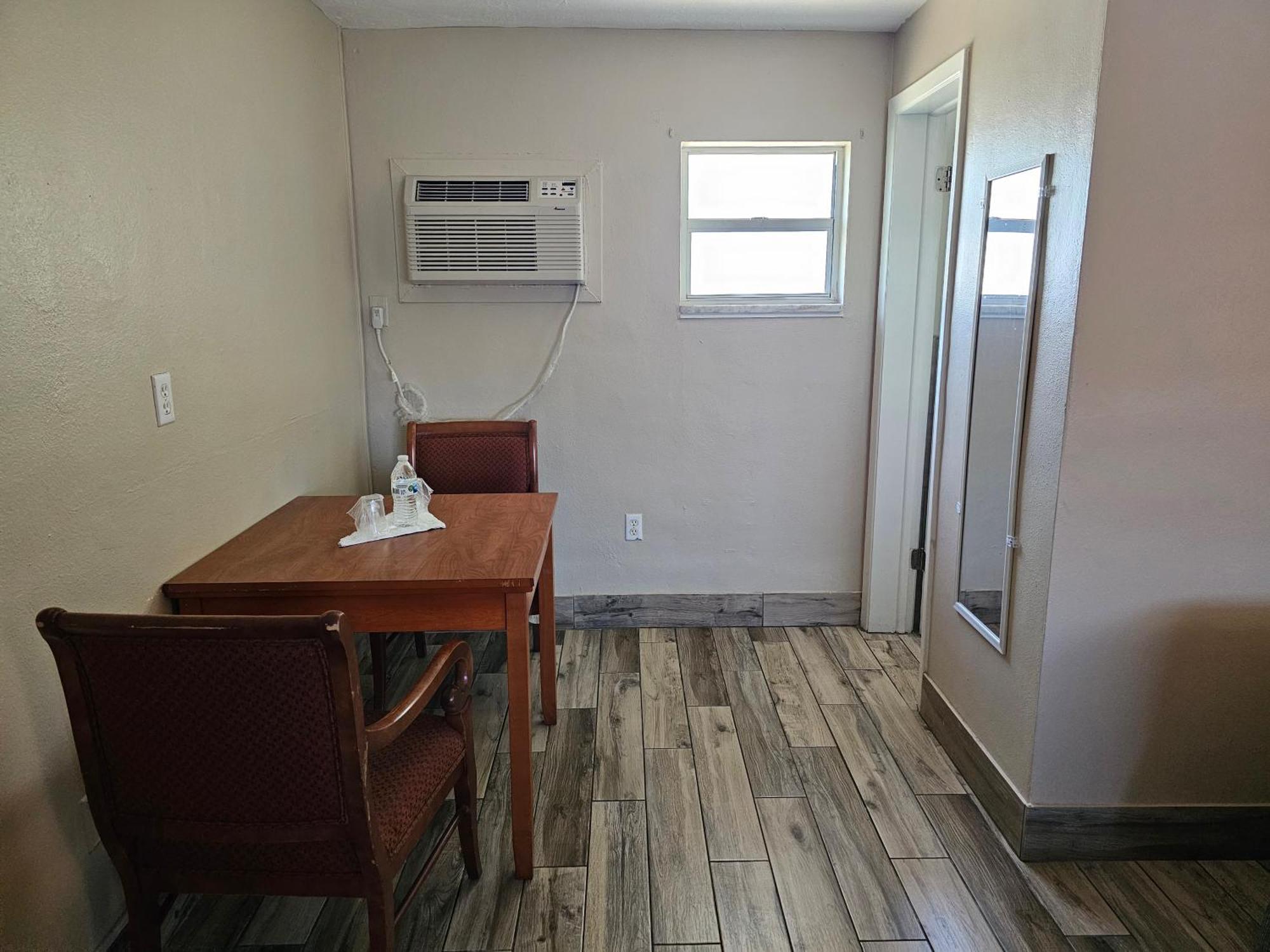 Three Oaks Motel - Тайтусвилл Номер фото